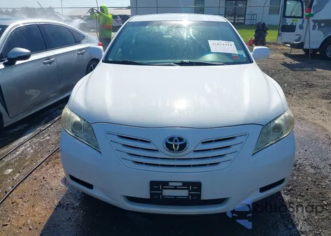 2007 Toyota Camry Ce z USA, uszkodzony, nr VIN 4T1BE46K47U669526